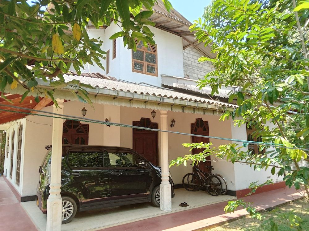 undefined Charming 2-bed Apartment in Weligama 3
