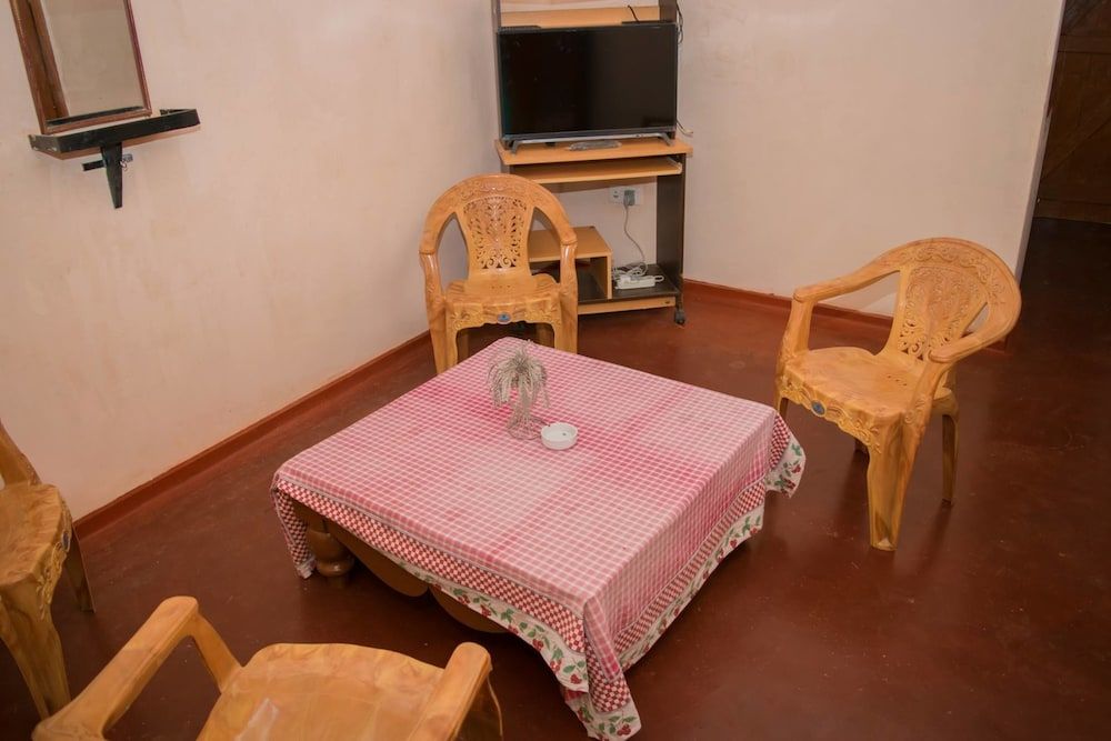 Nilaveli Beach Inn Two Bedrooms House 4