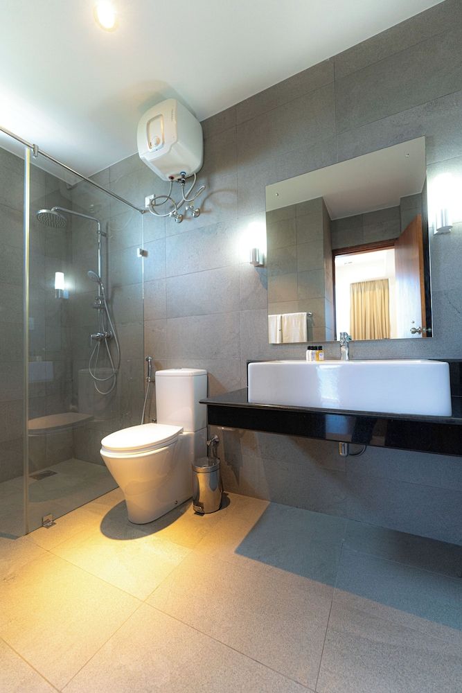 Oceanfront Nilaveli by ICC Deluxe Apartment, 3 Bedrooms, Oceanfront 5