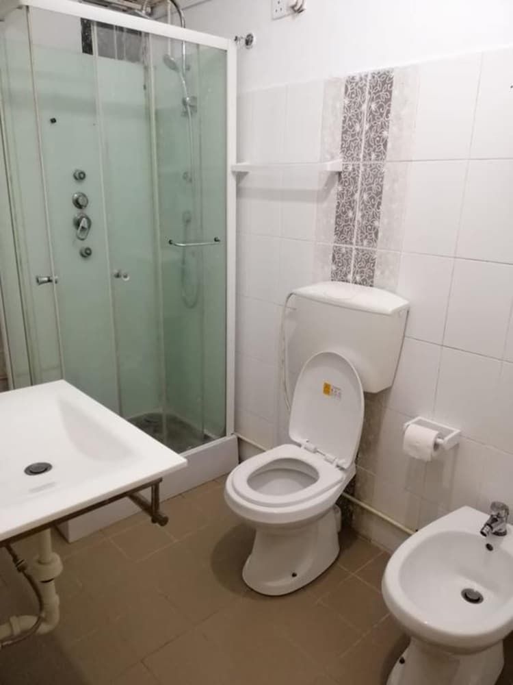 Chef Guru Hotels Basic Double Room, Multiple Beds, Mountain View 5