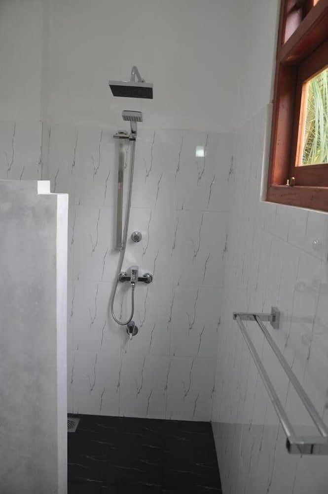 The Fence Deluxe Double Room 3