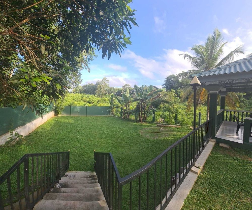 Suma Villa 240 Bentara Uragaha Elpitiya Rd Bentota 3 Room, 3 Bedrooms, Accessible, Patio