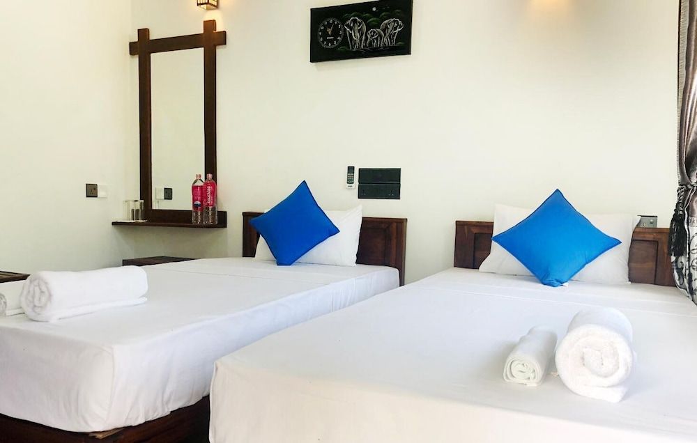 undefined The Green Garden 10