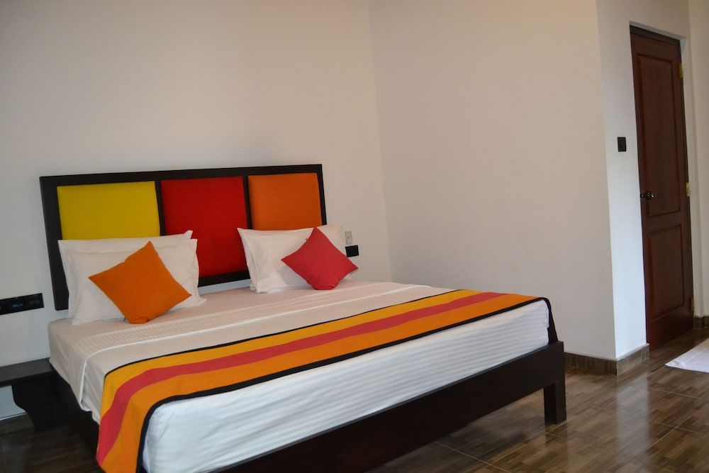 Ayubowan Resorts Deluxe Double Room 2