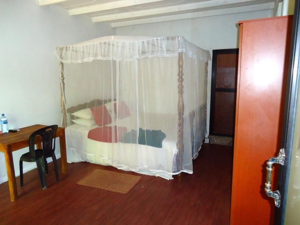 undefined New Green Hut Inn & Restaurant 7