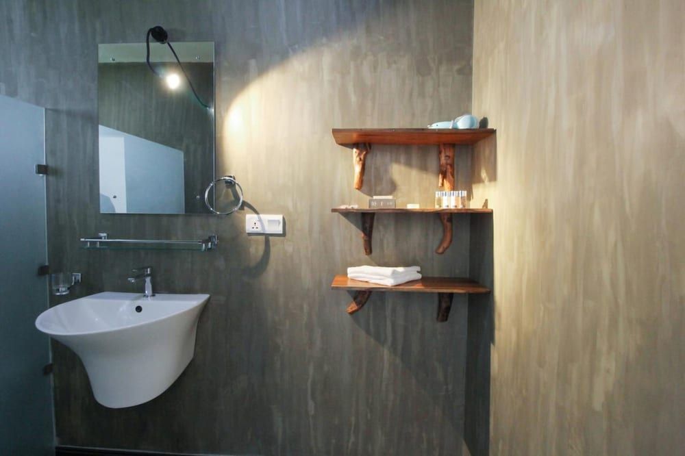 Ceyloni hotel Deluxe Double Room 7