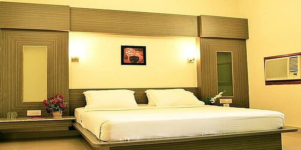 Green Coconut Resort Deluxe Room 2