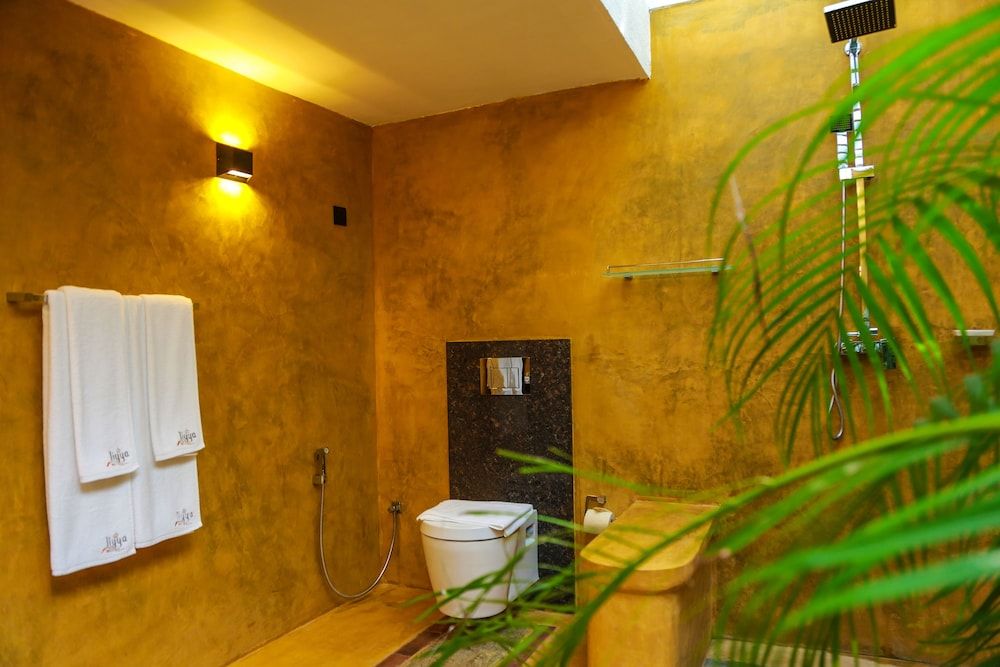 Liyya Water Villas Superior Room 11