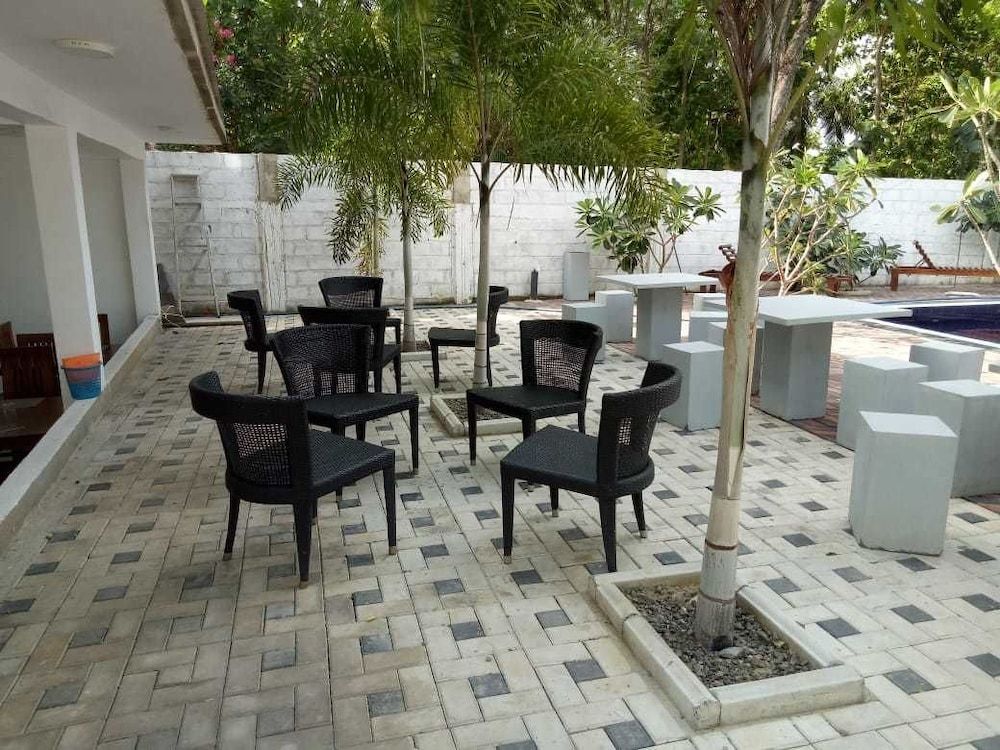 Room Service - Dining