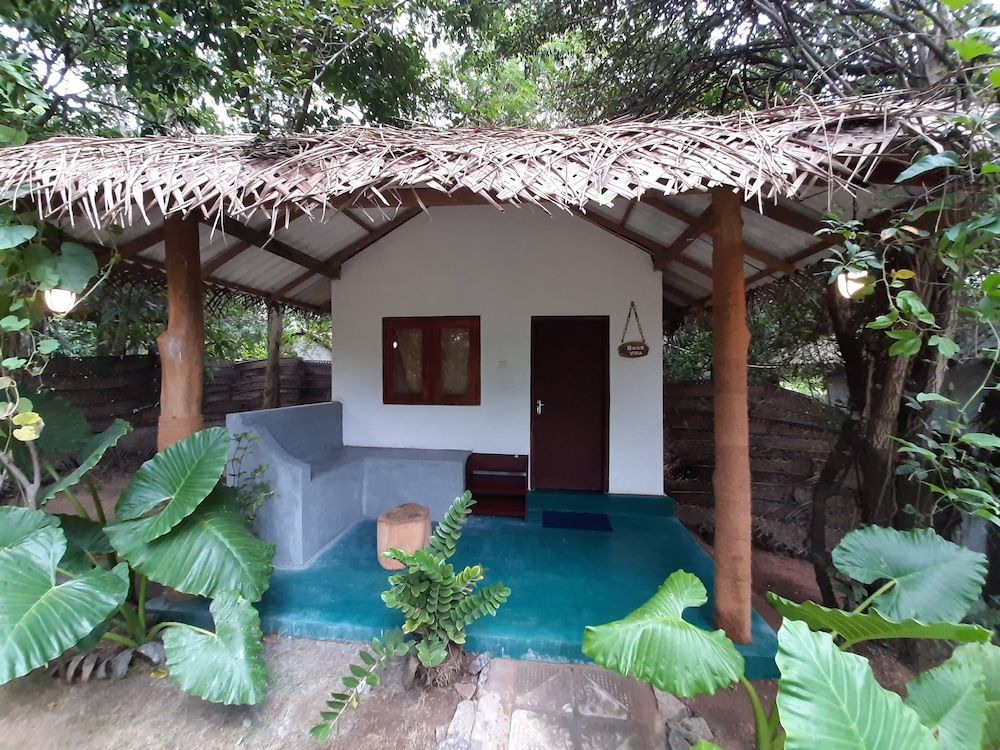 priya homestay kandalama Traditional Villa 4