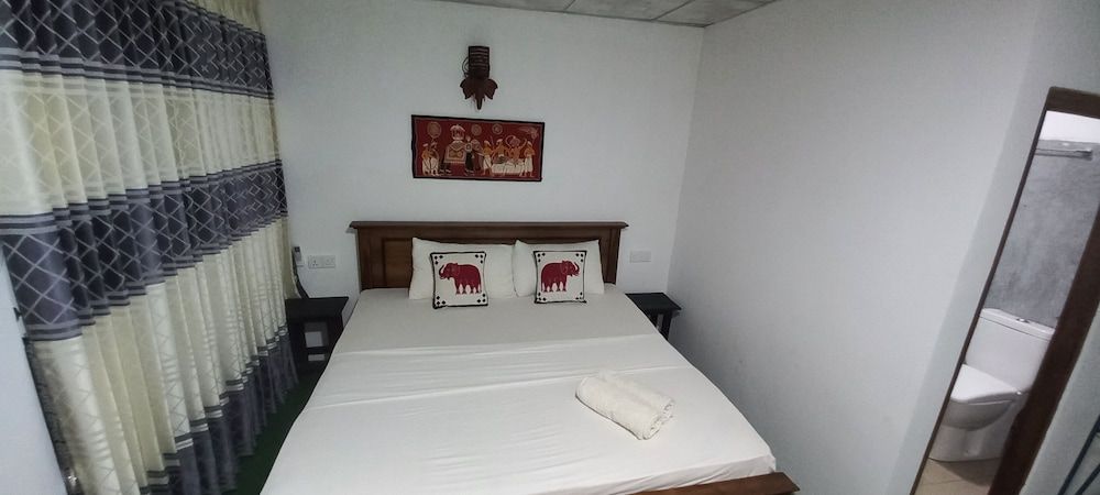 priya homestay kandalama Traditional Villa 6
