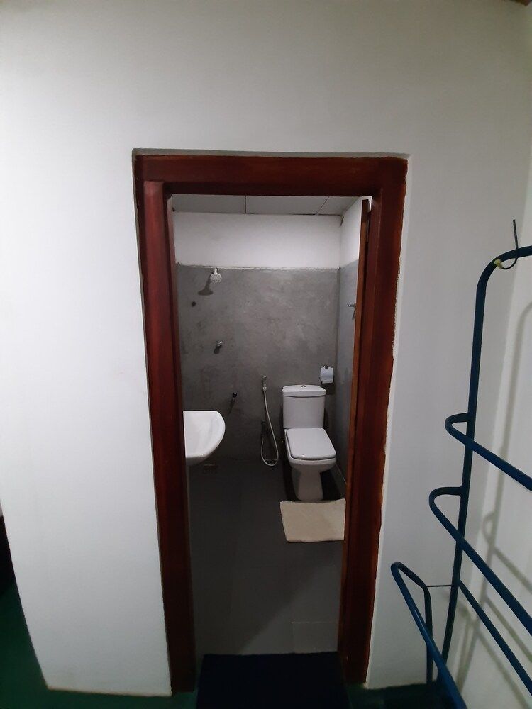 priya homestay kandalama Traditional Villa 9