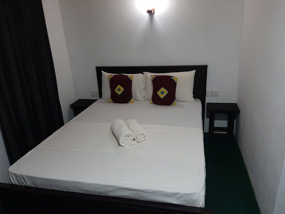 priya homestay kandalama Traditional Villa 2