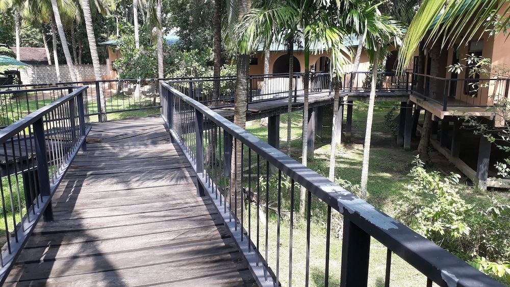 undefined Isiwara Paura Ayurvedic lodge 8