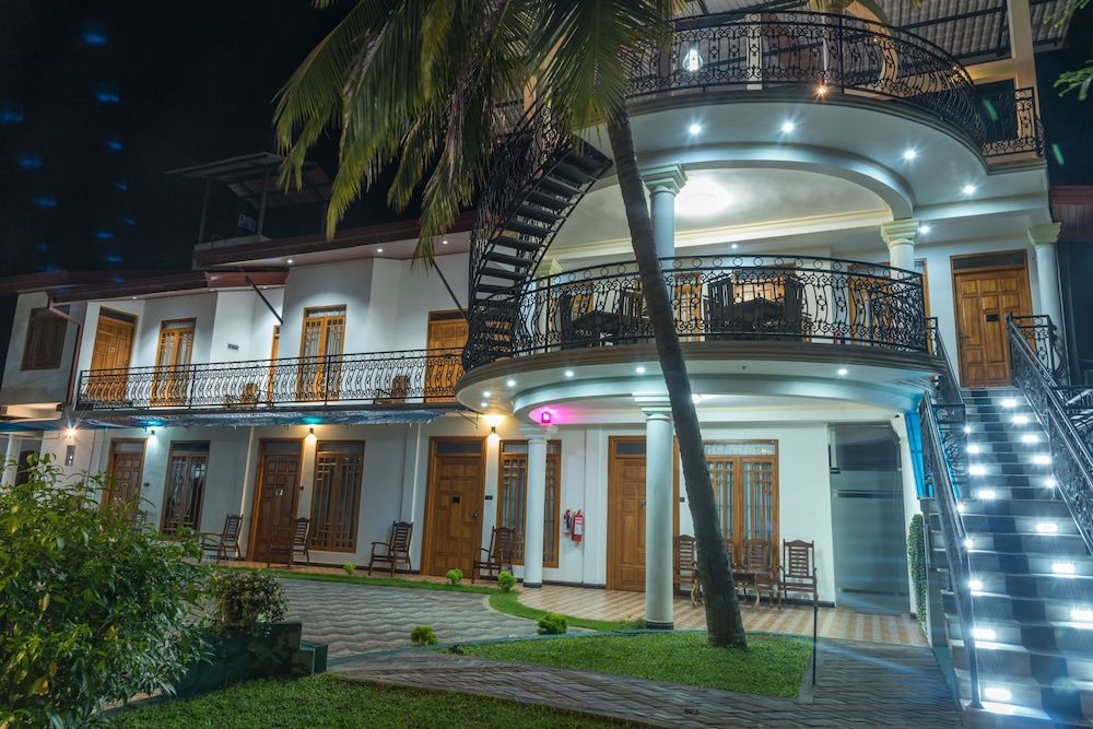 undefined L's Lanka 8