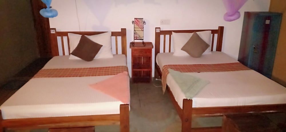 Shared Dormitory, Mixed Dorm
