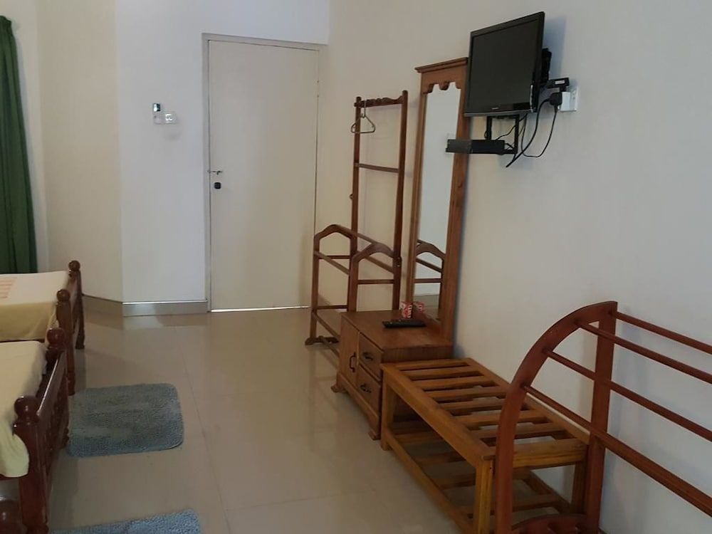 Wood Side Tour Inn Family Triple Room 3