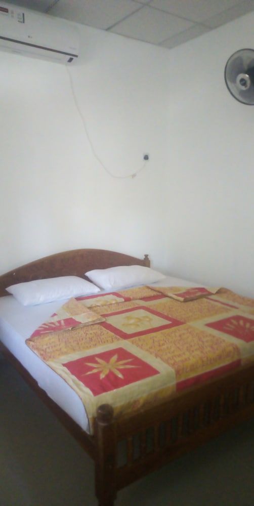 Senuri Home stay Deluxe Double Room, 1 King Bed 2