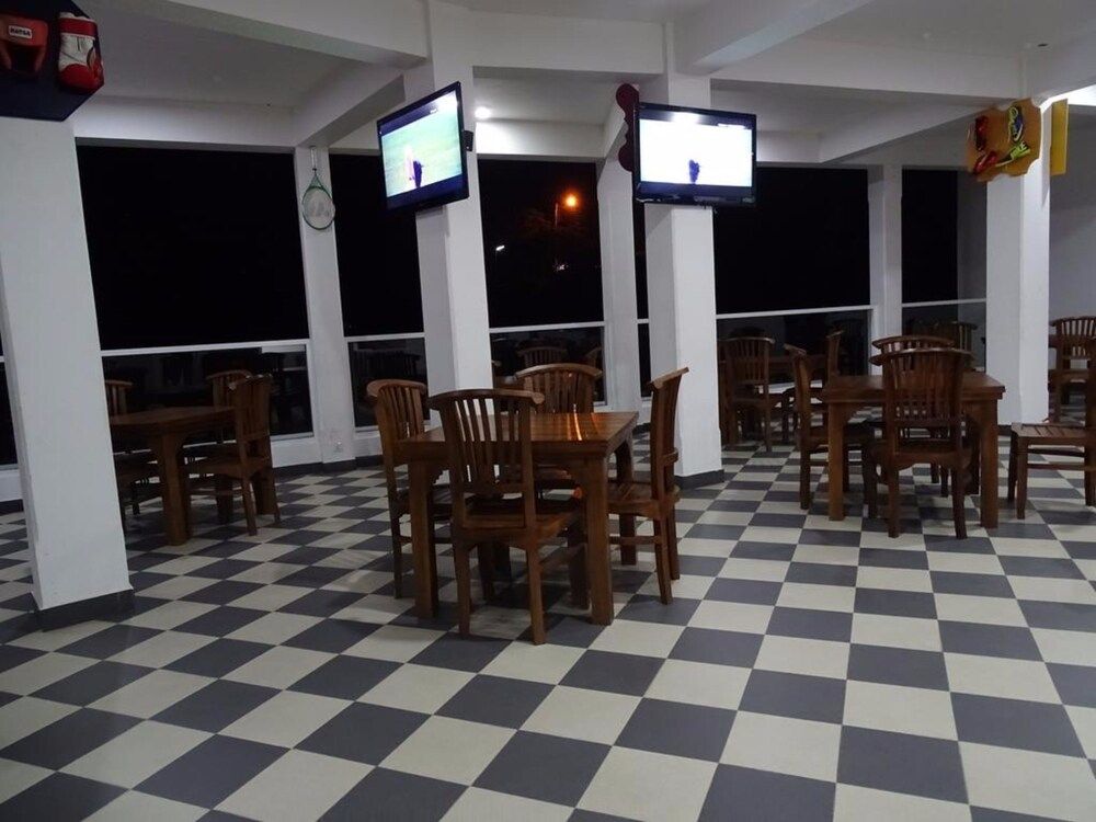 undefined Kandy Supreme Hotel 6