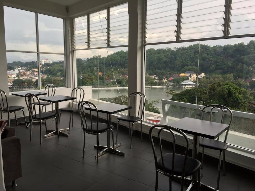 undefined Kandy Supreme Hotel 10