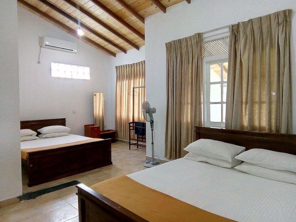 Prim Rose Hill Holiday Bungalow Comfort Bungalow, 2 Bedrooms, Mountain View