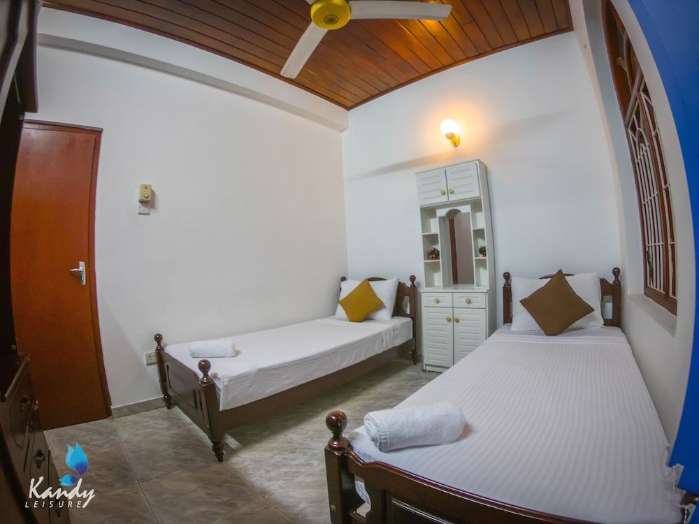 undefined Kandy Leisure 6