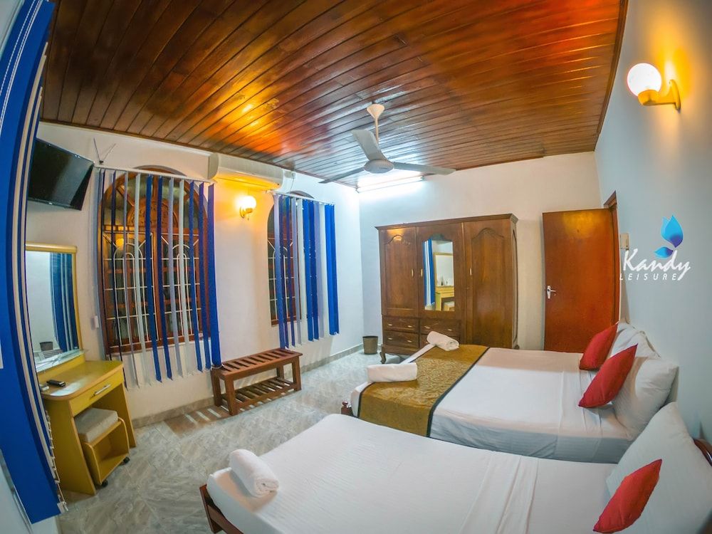 undefined Kandy Leisure 7