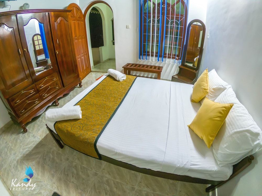 undefined Kandy Leisure 5