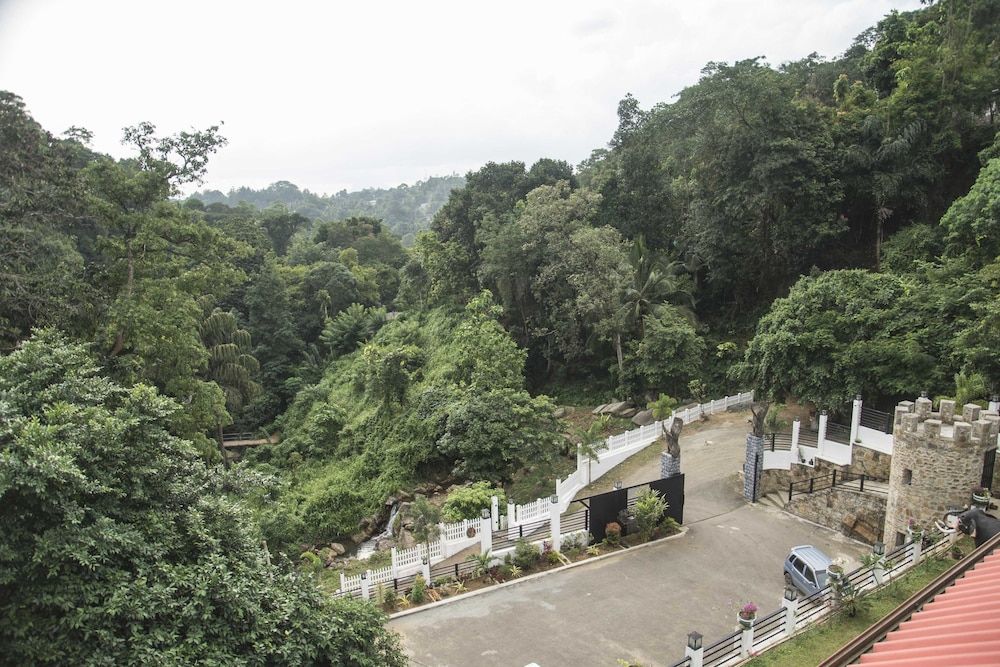 Eagle Regency Boutique Hotel Deluxe Double Room, 1 King Bed, Non Smoking 7