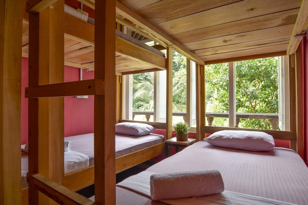 Jay's Bunks-Kandy Hostel - Adults Only 4-Bed Female Dormitory 4