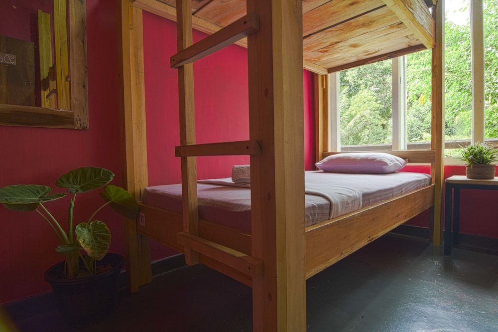 Jay's Bunks-Kandy Hostel - Adults Only 4-Bed Female Dormitory 8