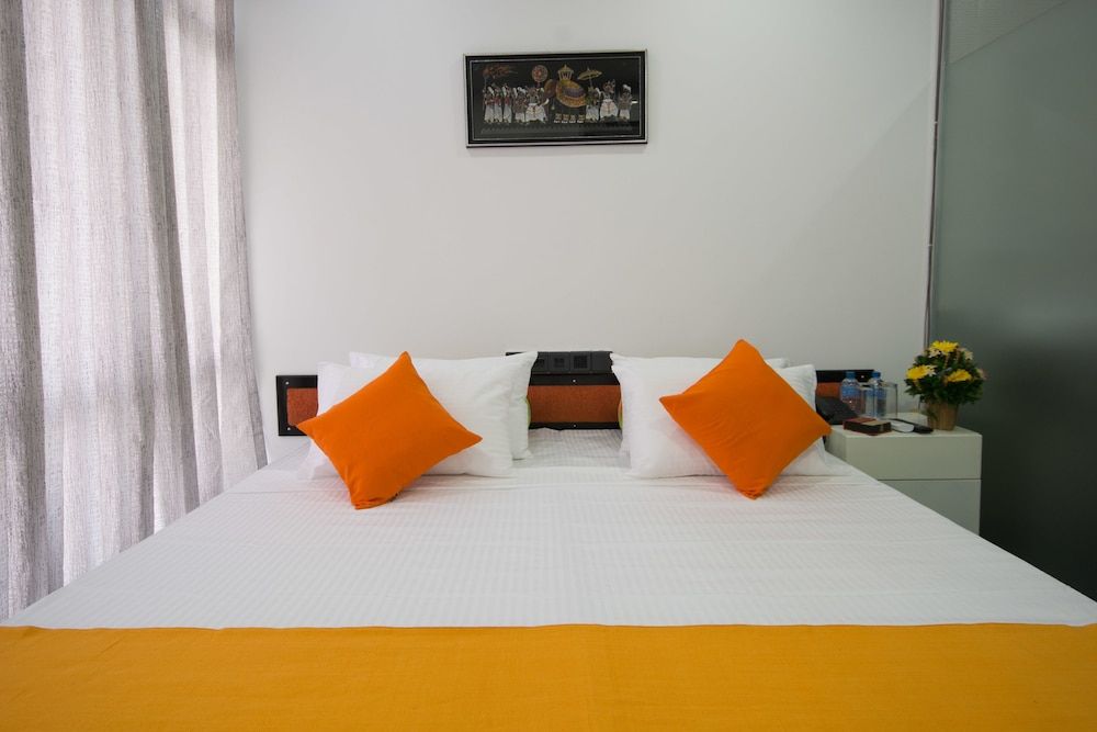 undefined Avora Hotel 3