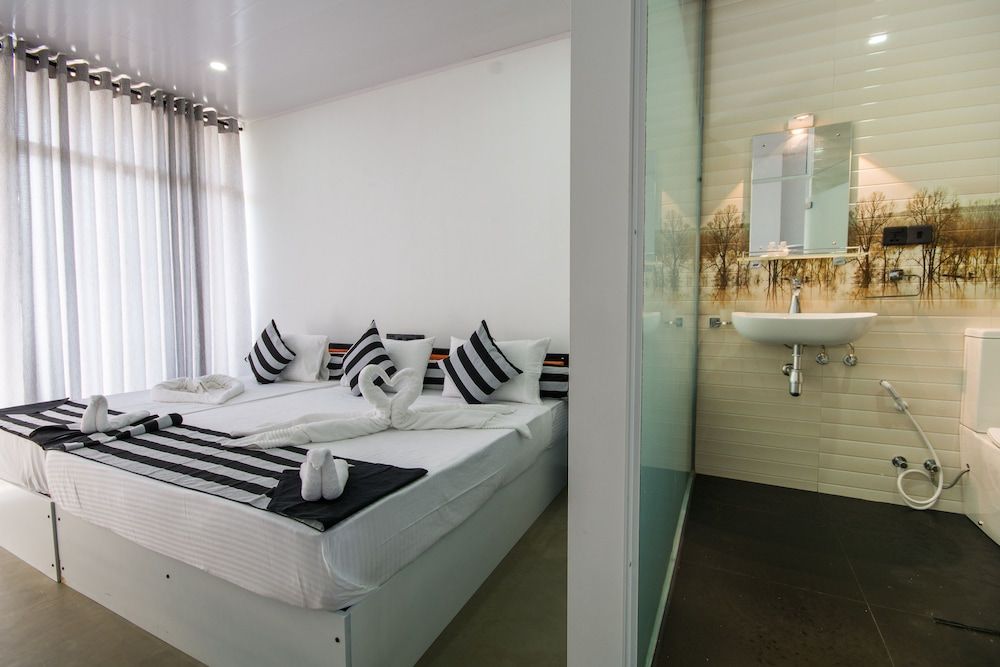 Avora Hotel Standard Triple Room, Multiple Beds 5