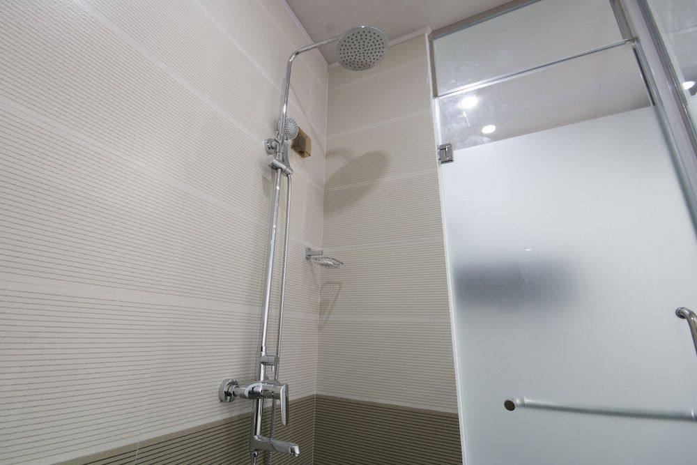 Avora Hotel Standard Double Room 12