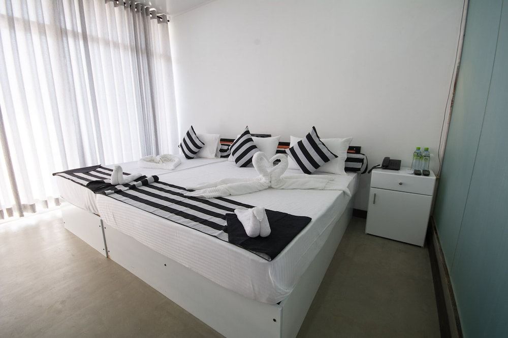 undefined Avora Hotel 2