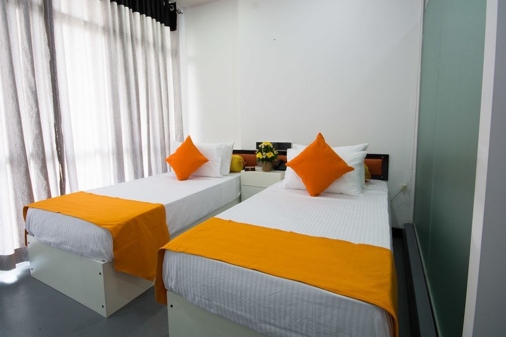 Avora Hotel Standard Double Room 6