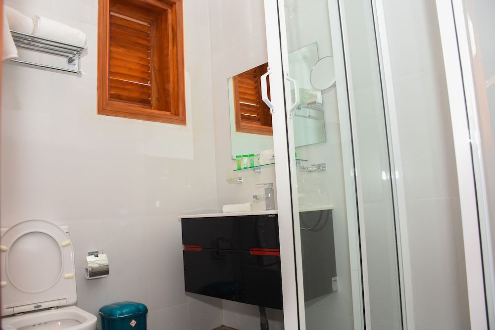 Kandyan Gateway by Unique Hotels Deluxe Double Room- Courtyard View 6