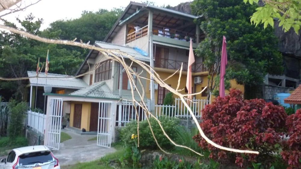 undefined Deer Point Hotel Kandy 4