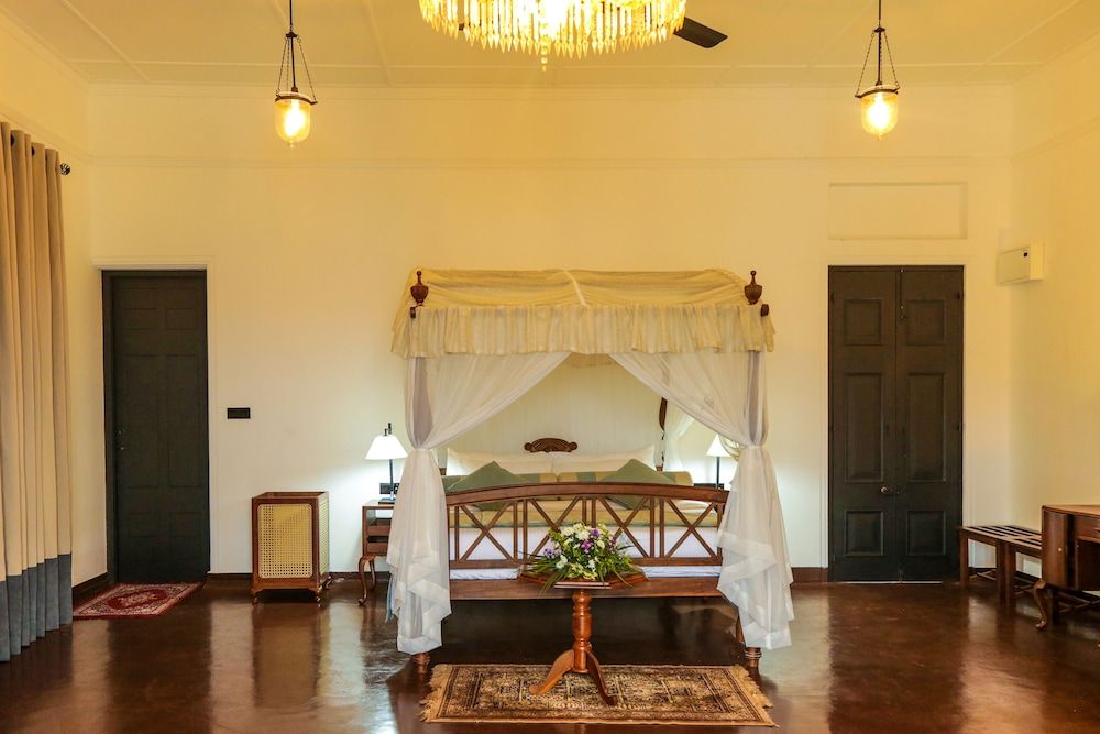 undefined Castle Hill Bungalow