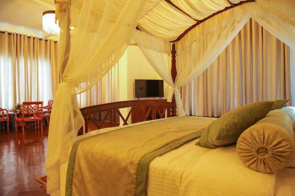 undefined Castle Hill Bungalow 9