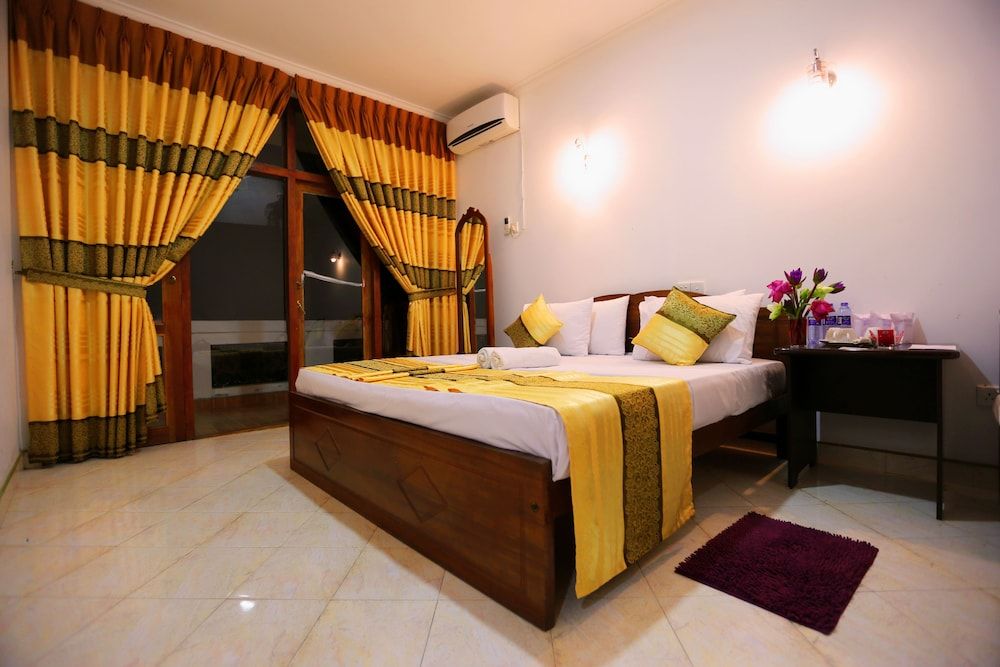 Hotel Mahaweli Spring Deluxe Double Room, Non Smoking, Lake View