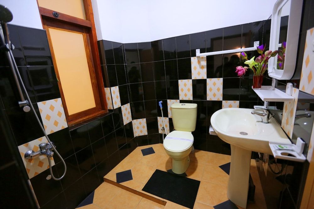 Hotel Mahaweli Spring Deluxe Double Room, Non Smoking, Lake View 9