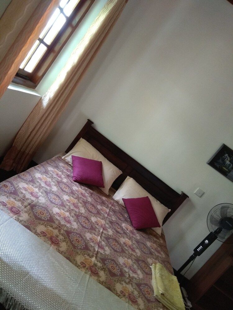 43 Homestay Double Room, Shared Bathroom 3