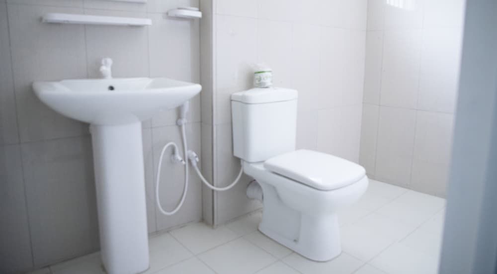 Lake Corner Inn Economy Double Room, 2 Twin Beds, Non Smoking, City View 3