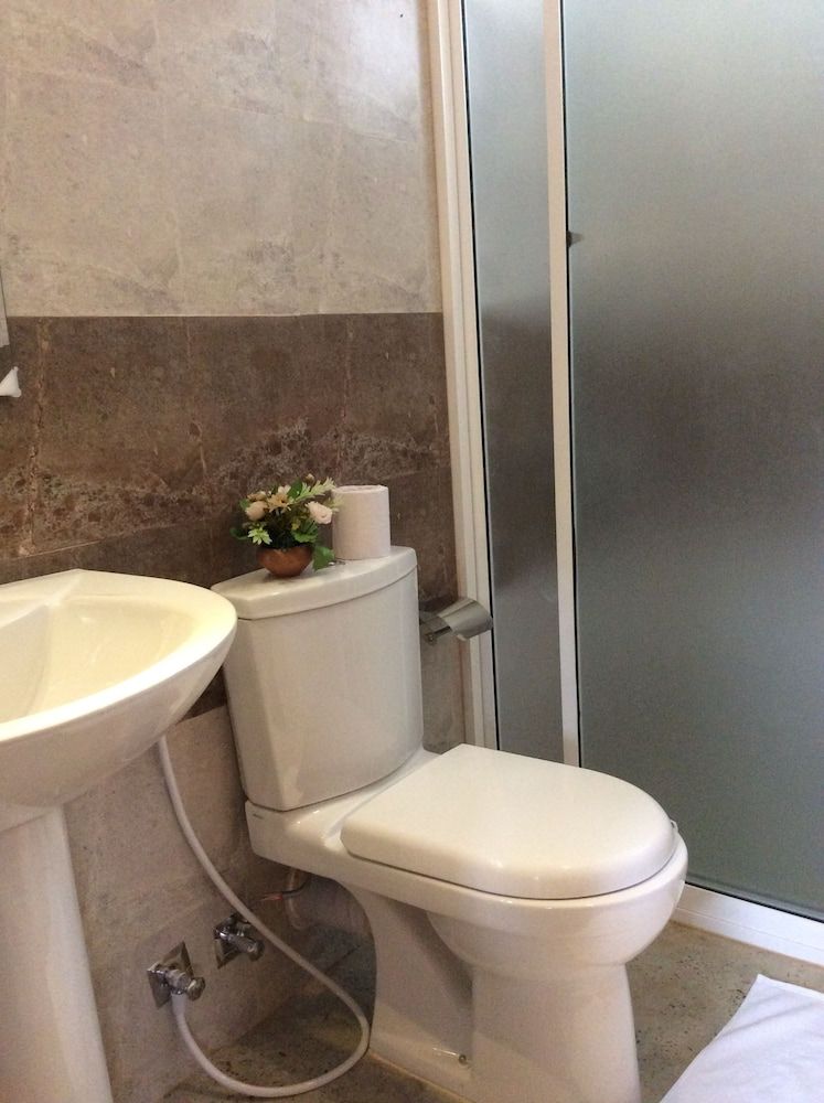 Windy Ridge Kandy Room "C" Classic Room 5