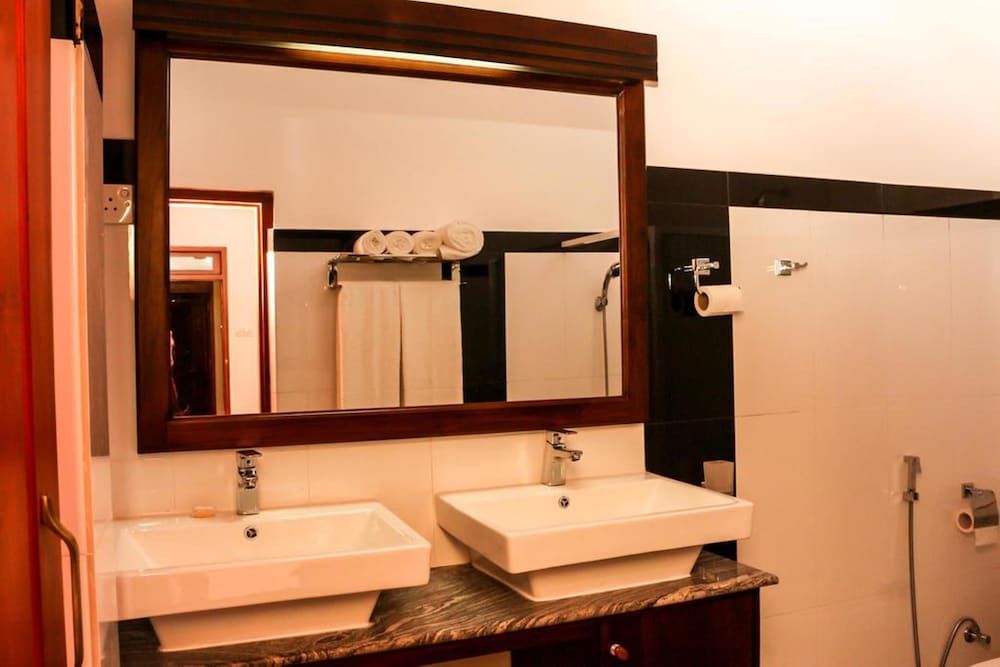 undefined Vin Roma Inn 4