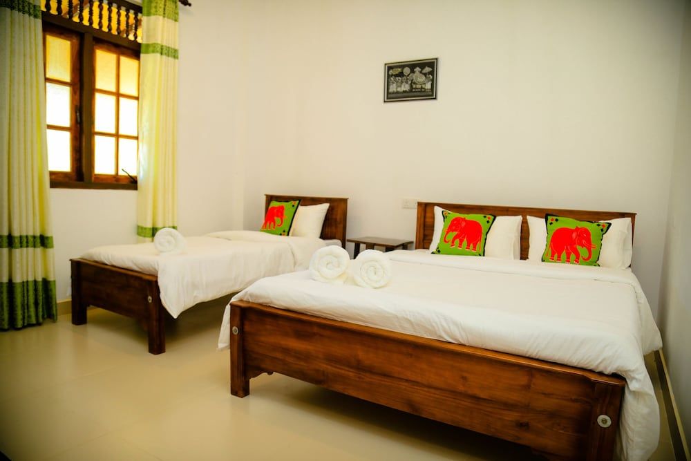 White Lodge Kandy Deluxe Triple Room, Multiple Beds, Accessible, Hill View 4