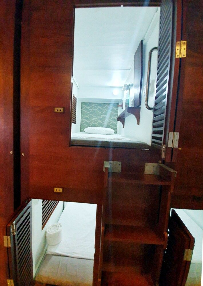 undefined Bed Station 210 4