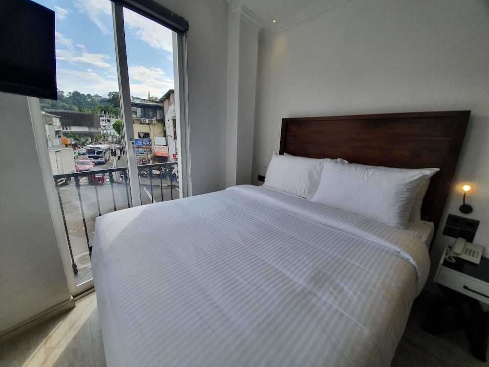 undefined Bed Station 210 5