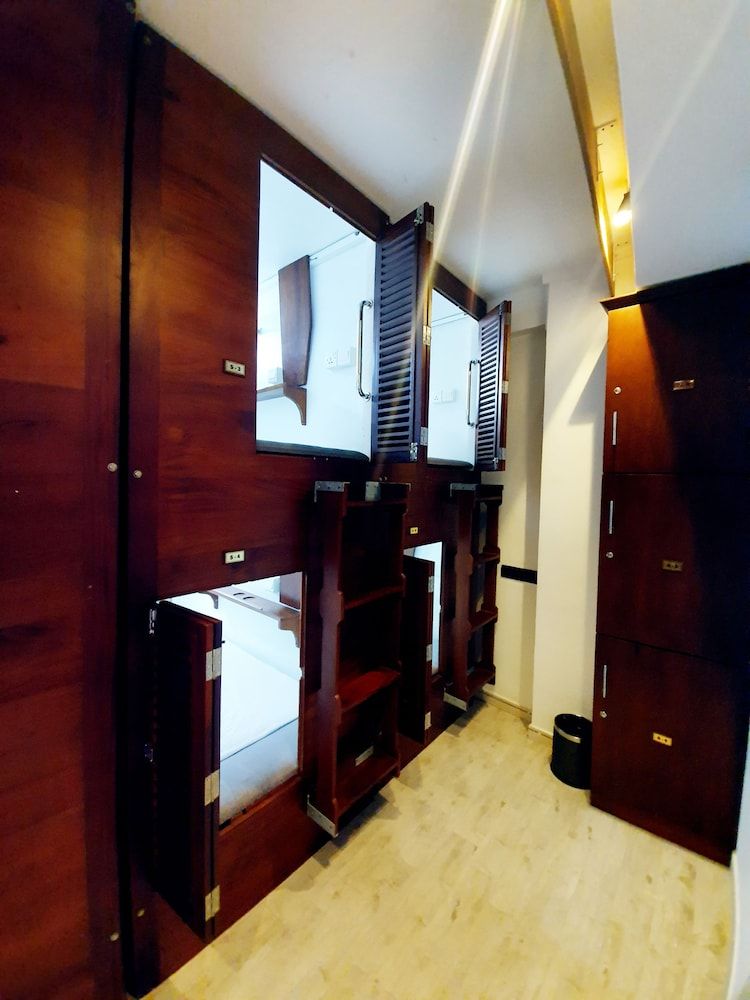 undefined Bed Station 210 3